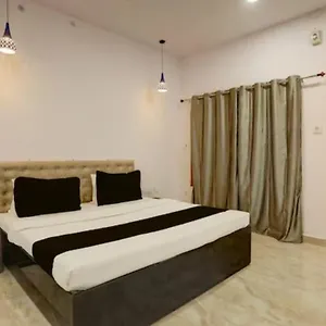 virat-palace.hotels-varanasi.com/