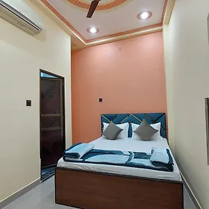 house-narayani-paying.hotels-varanasi.com/